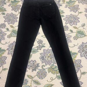 1822 Denim Women's Classic Black Skinny Jeans